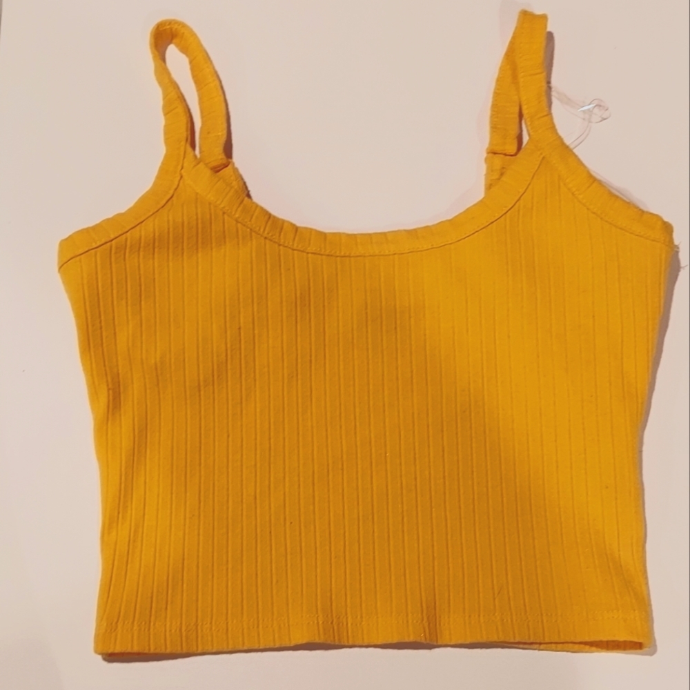 Hearts and Hips mustard tank top size small